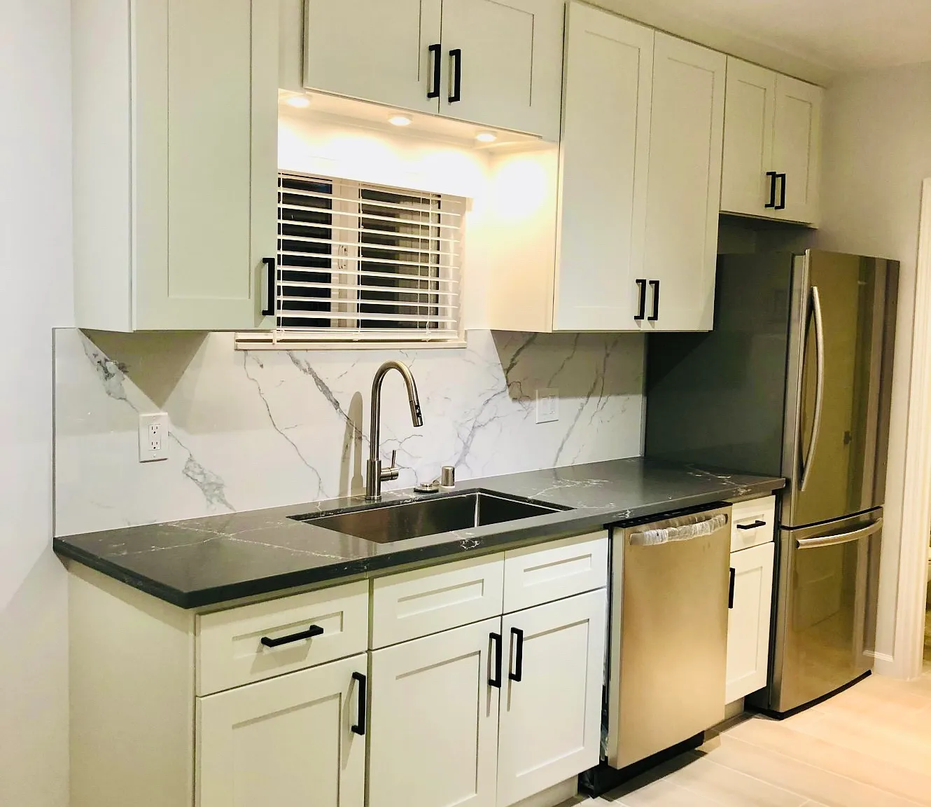 3 bed, 900 sqft, $950 — Photo 2