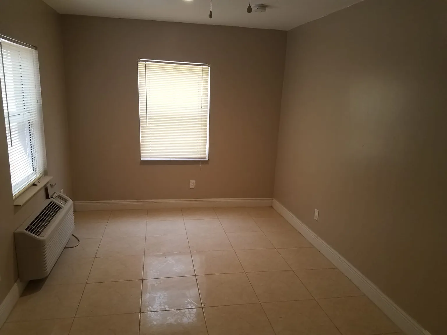1 bed, 500 sqft, $1,100 — Photo 1