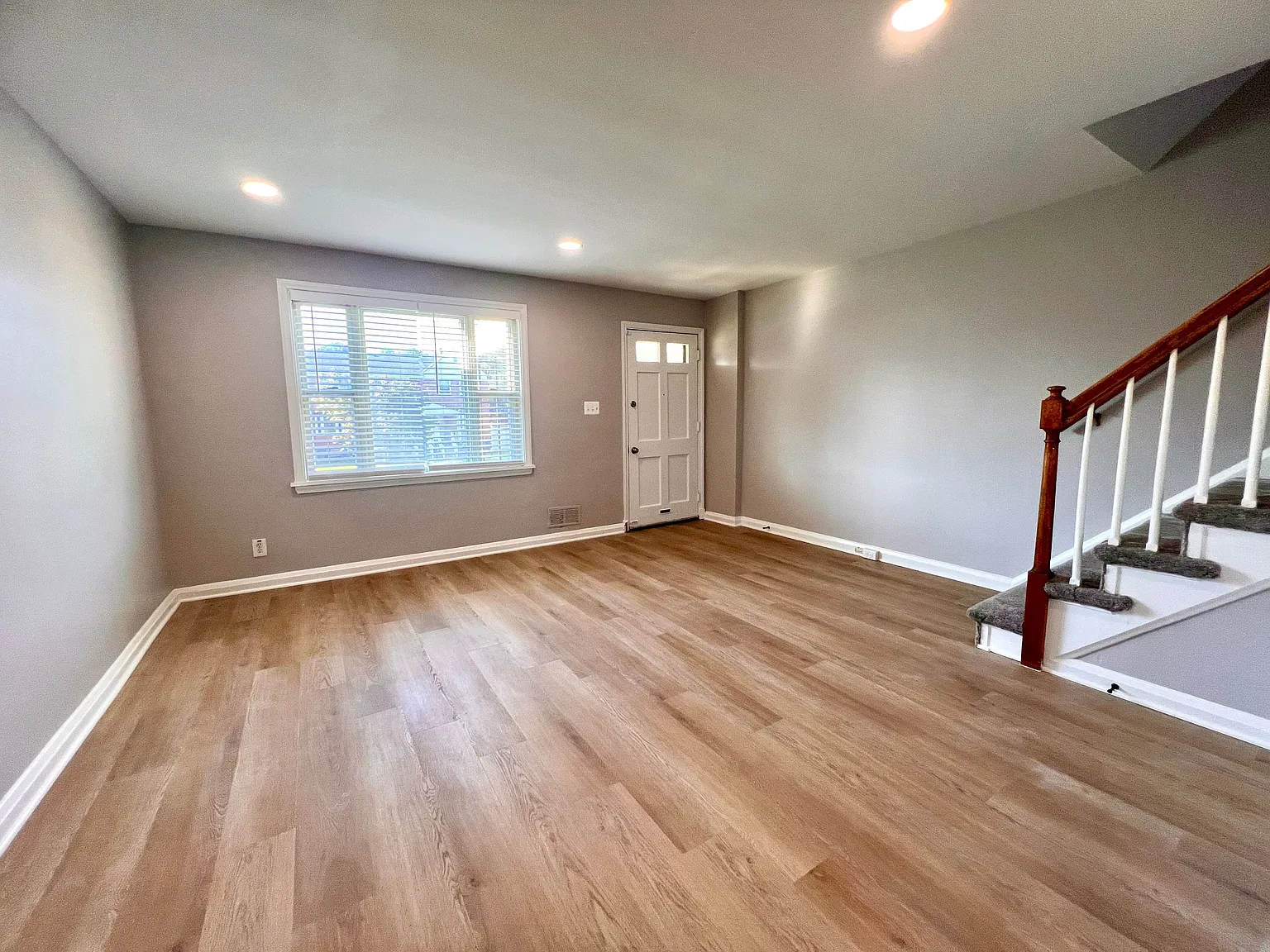 3 bed, 1.0 bath, 1600 sqft, $2,200 — Photo 4
