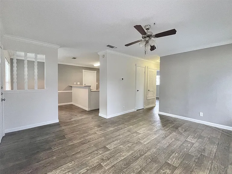 10011 Quail Valley Blvd #B — Photo 3