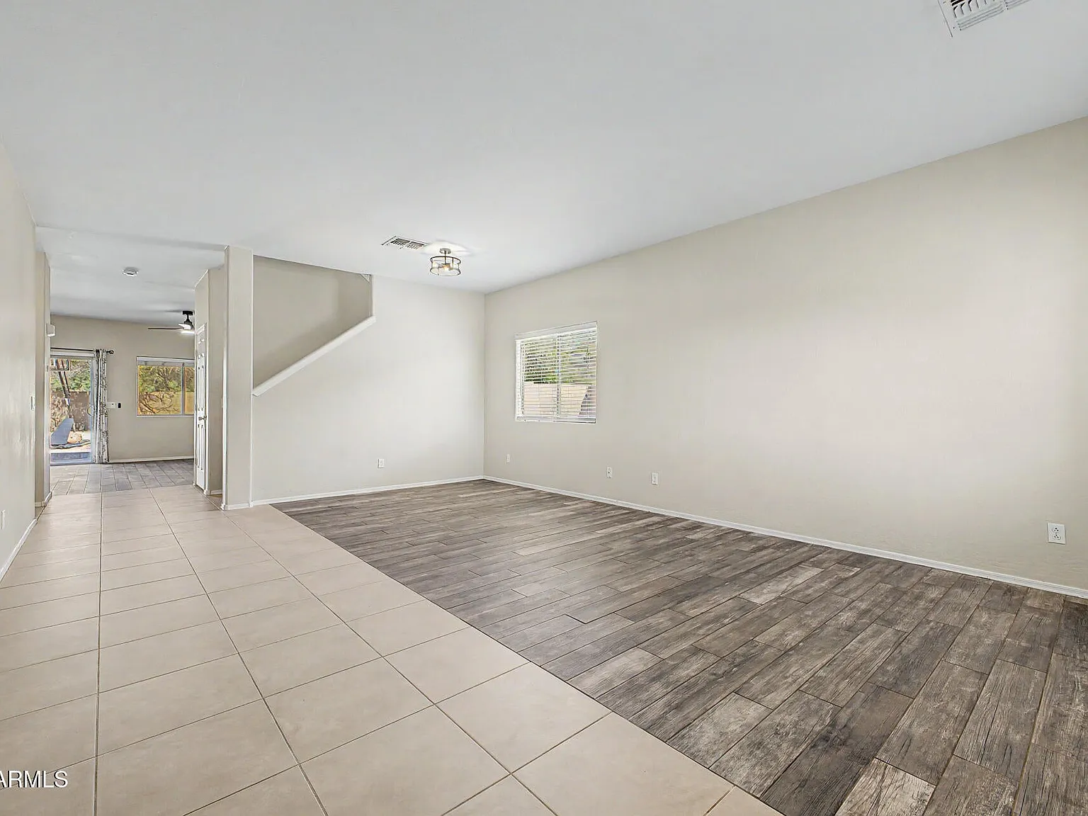 4 bed, 2.5 bath, 2513 sqft, $3,000 — Photo 2