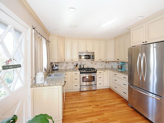 5th image of 20 Ross Ln