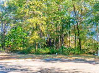 404 Ardan Oaks Cir, Cape Carteret, NC 28584