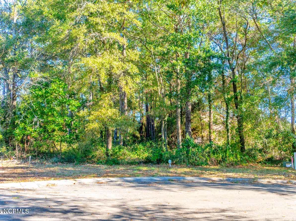 404 Ardan Oaks Circle, Cape Carteret, NC 28584