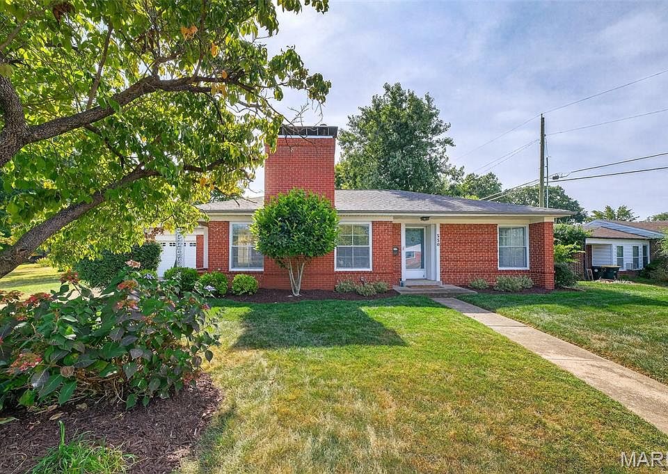 1st image of 550 Bedford Oaks Dr
