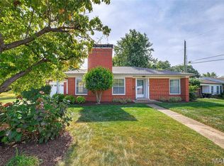550 Bedford Oaks Dr, Saint Louis, MO
