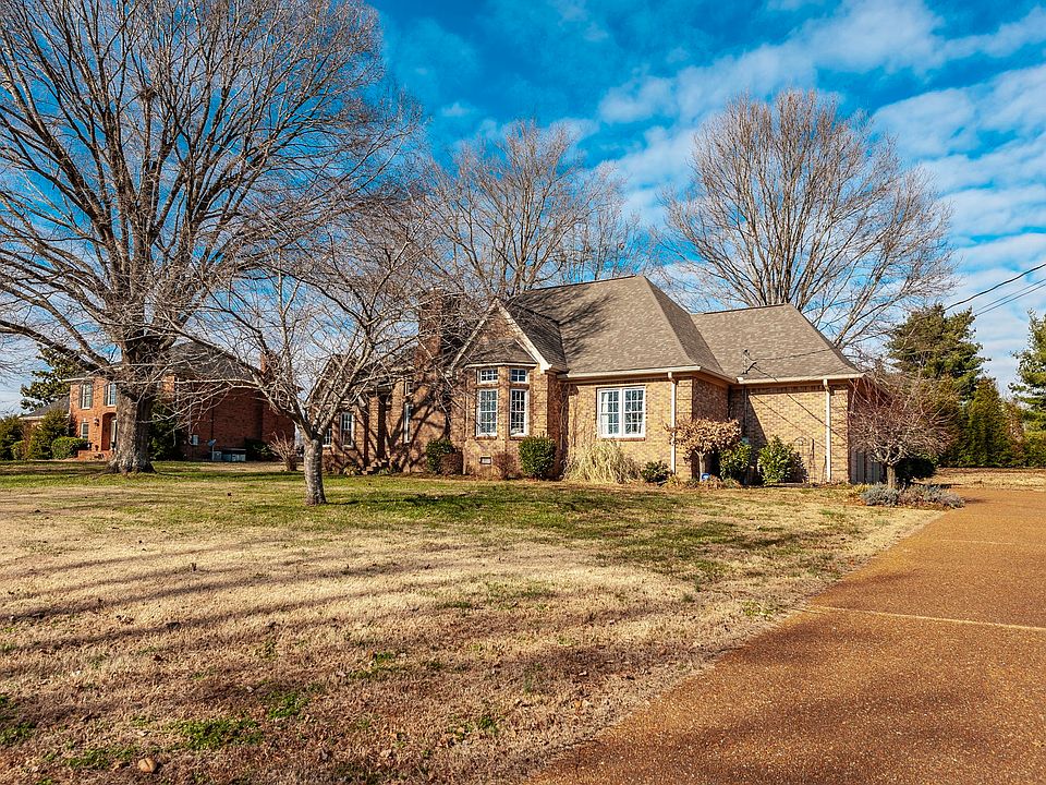 1st image of 129 Buchanan Cir