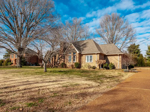 129 Buchanan Cir, Hendersonville, TN 37075