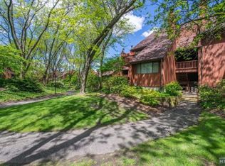 504 Teal Plz, Secaucus, NJ 07094