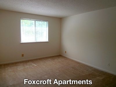 5th image of 1015 Foxcroft Ln APT 5