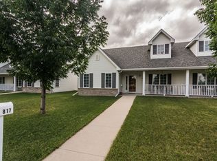 817 Burlington Dr NW, East Grand Forks, MN 56721