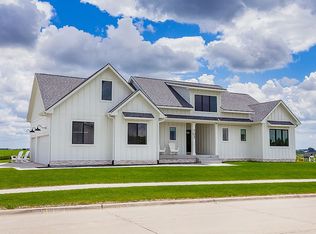702 Evelyn Ave, Dallas Center, IA 50063