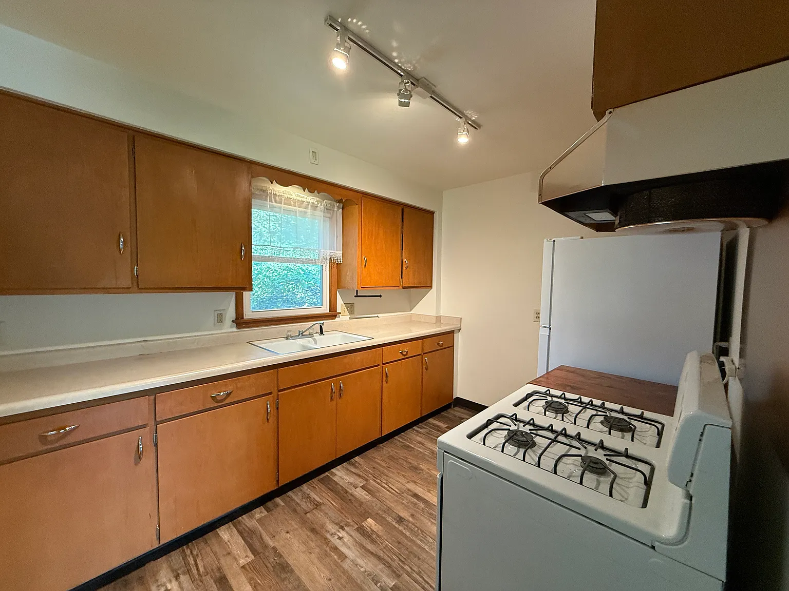 2 bed, 800 sqft, $1,350 — Photo 4