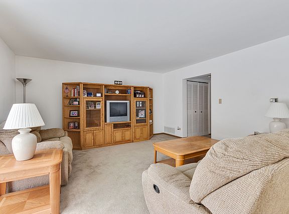 5th image of 4572 Opal Dr