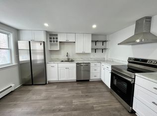 30 Pembroke Ave, Pittsfield, MA 01201