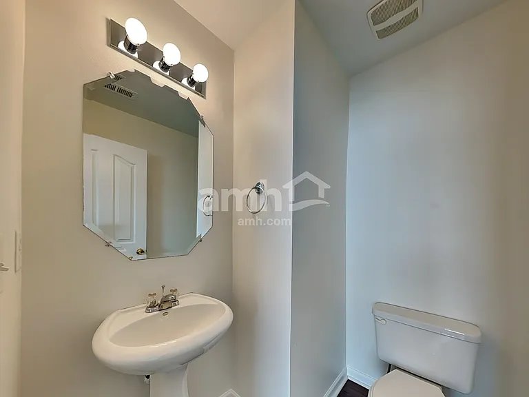 2526 Ingleside Dr — Photo 9