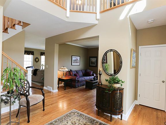 3rd image of 6 Dawson Ln