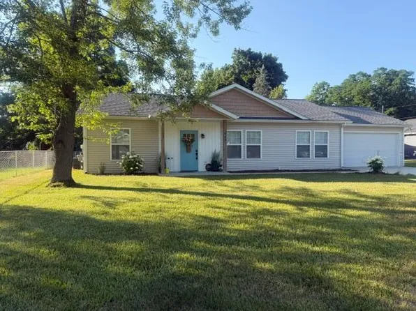 269 W Brooks St, Newaygo, MI 49337