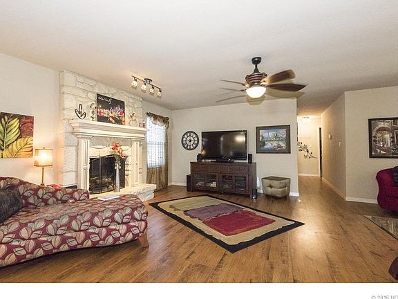 5th image of 2504 Concord Cir