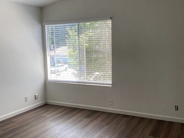 115 Flintwell Ct — Photo 5