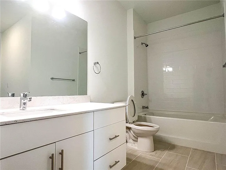 525 Parkway Dr #515 — Photo 12