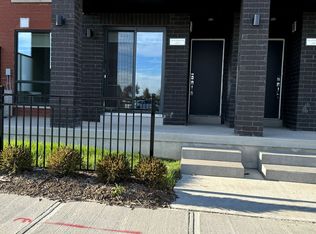 155 Veterans Dr N #9, Brampton, ON L7A 5L2