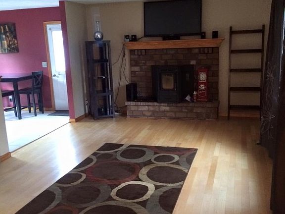 5th image of 11686 E Grand River Ave