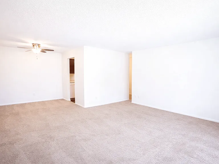 The Lodge Apartments — Photo 7