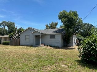 301 N Main St, Collinsville, TX 76233