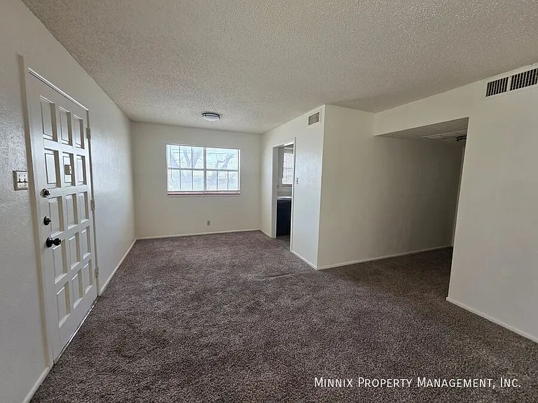 Whispering Oaks 1904 N. Midland — Photo 27