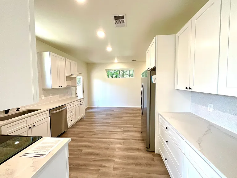 1202 N Mystic Dr — Photo 6