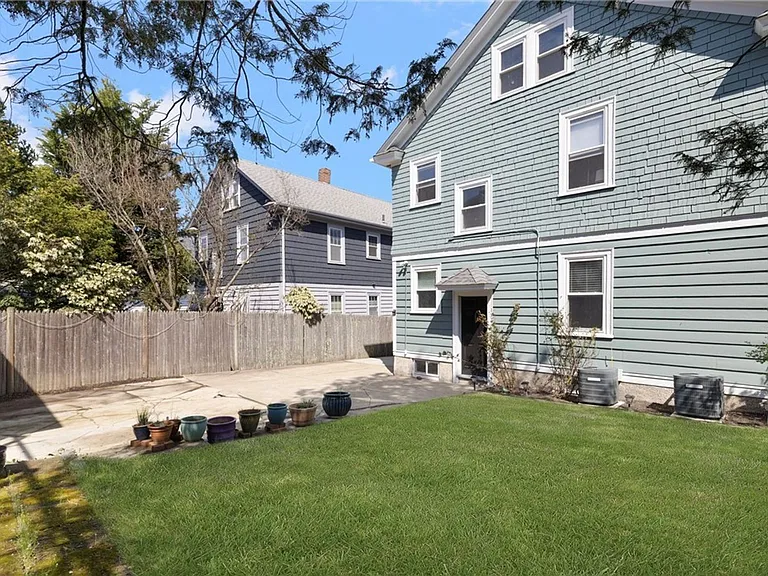 92 Colonial Road — Photo 28