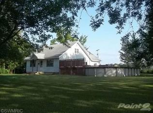 201 Sycamore St, Three Oaks, MI 49128
