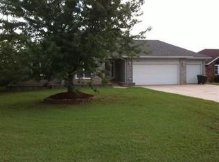 3871 W Greenwood St, Springfield, MO 65807