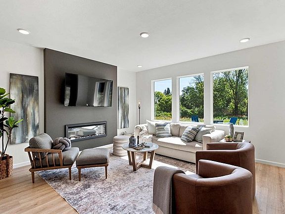 The Applewood - Family Room