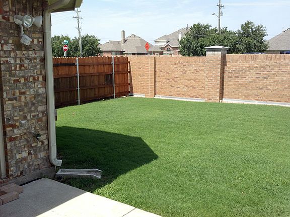 2nd image of 2505 Bluewood Dr