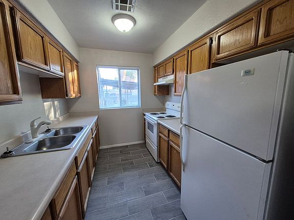 5th image of 530 S Magnolia Ave #3