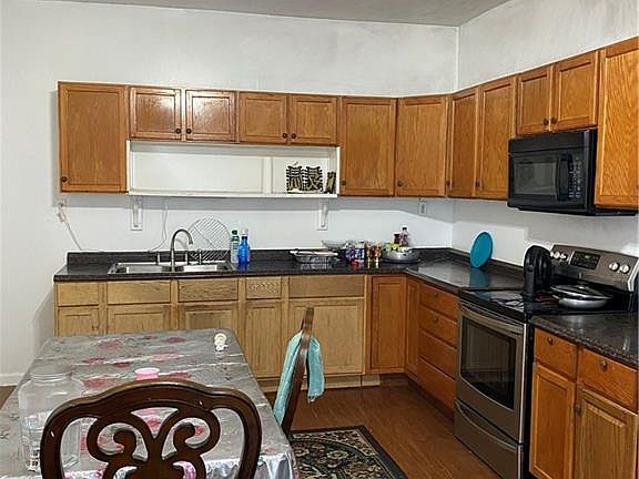 5th image of 2700 E 4th St