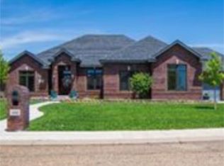 860 Holly Ridge Ct, Liberal, KS 67901