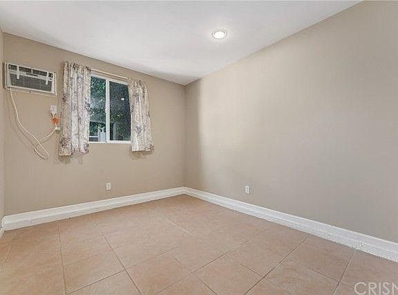 3rd image of 8459 Tampa Ave