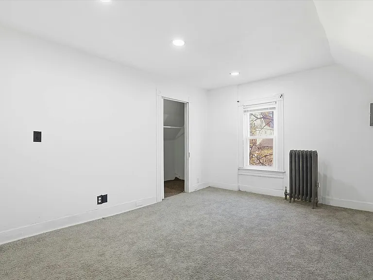 940 Monroe Ave — Photo 22