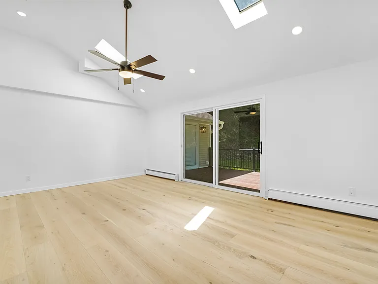 306 Warrenville Rd — Photo 25