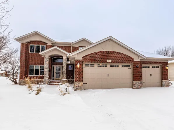 517 18th Ave E, West Fargo, ND 58078