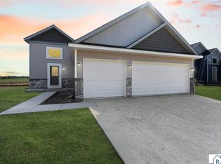 2025 Aster Ln, Mankato, MN 56001