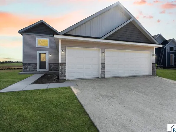 3117 Bassett Dr, Mankato, MN 56001