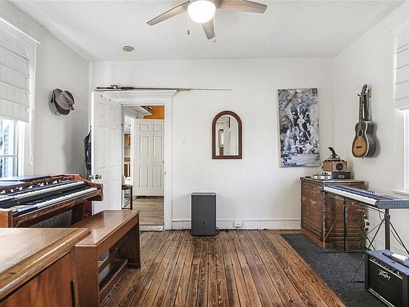 5th image of 2708 Saint Anthony St