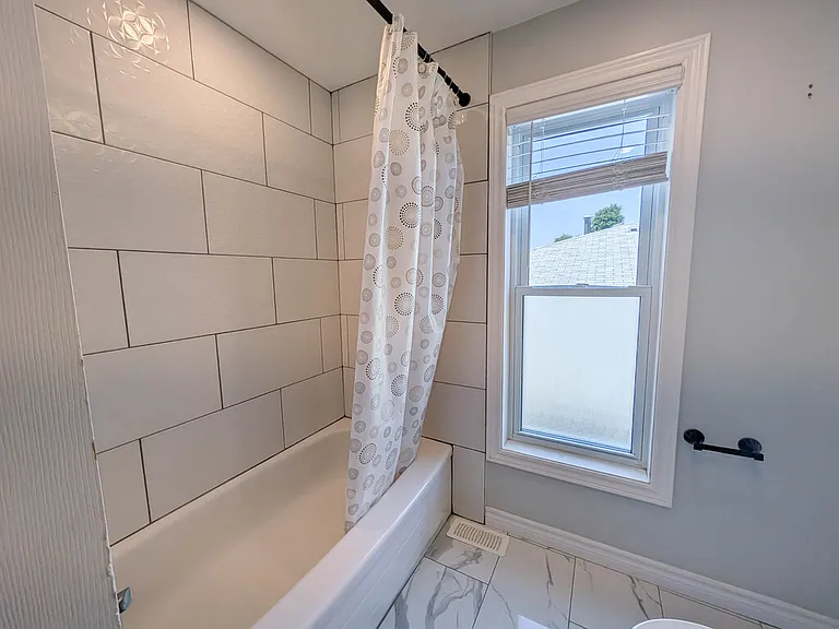 105 Tupper Dr — Photo 16