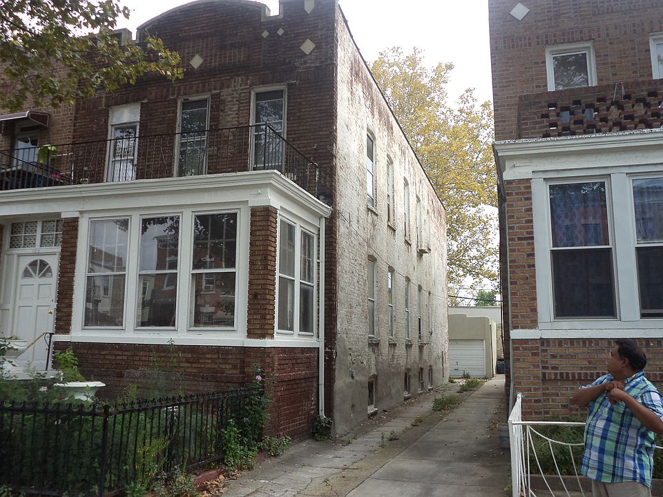 2nd image of 139 Chester Ave