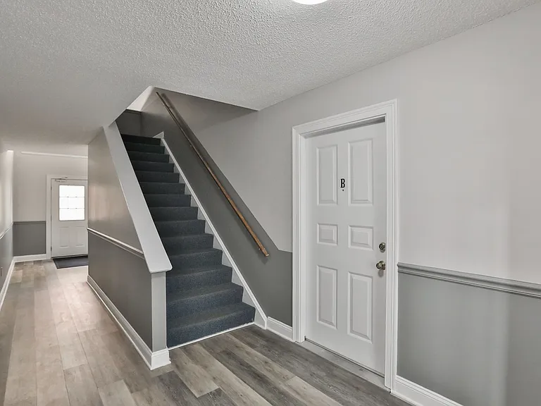 Spring Valley Apartments — Photo 13