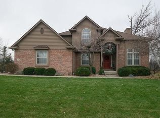 517 Castlebury Dr, Saline, MI 48176